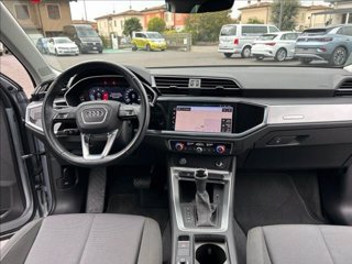 AUDI Q3 40 TDI quattro S tronic Business Advanced