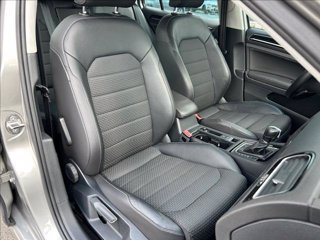 VOLKSWAGEN Golf Variant 1.4 TGI DSG Executive BlueMotion