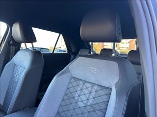 VOLKSWAGEN T-Roc 1.5 eTSI ACT 150 CV DSG R-Line