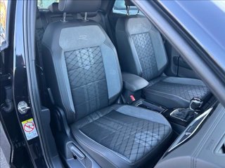 VOLKSWAGEN T-Roc 1.5 eTSI ACT 150 CV DSG R-Line