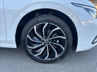 VOLKSWAGEN Golf 1.0 eTSI EVO DSG Life